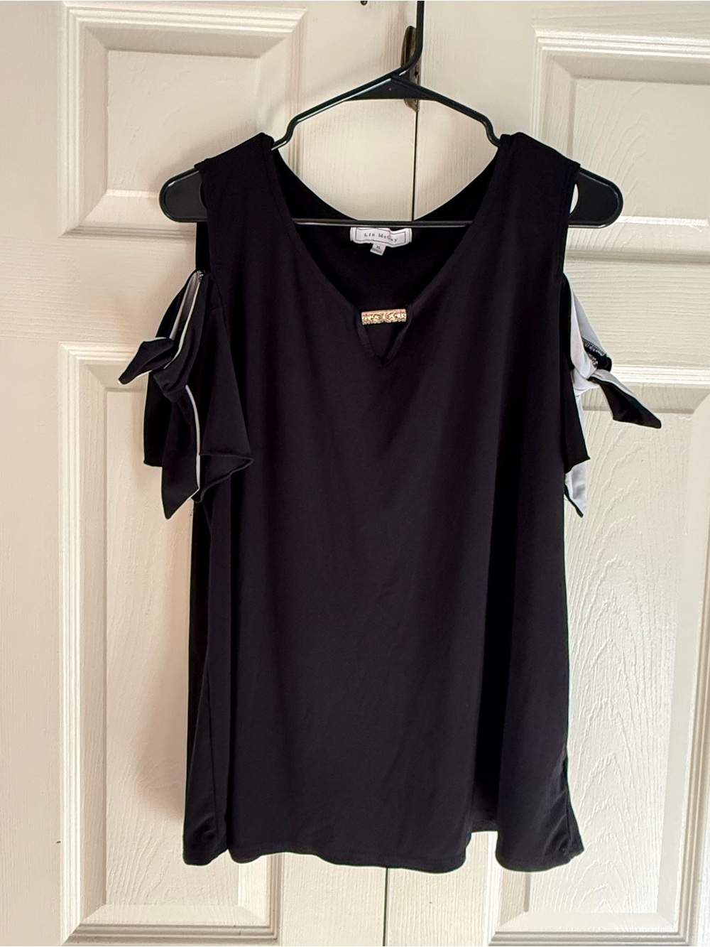 Liz McCoy Black Cold-Shoulder Bow-Sleeve Blouse